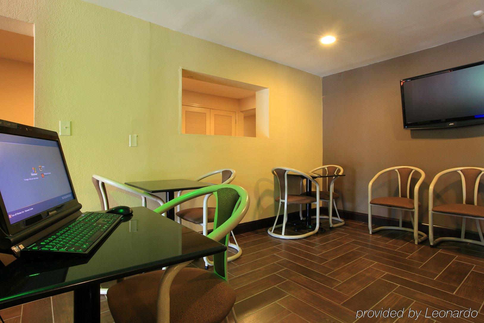 Red Roof Inn Raleigh North-Crabtree Mall-Lenovo Center Habitación foto