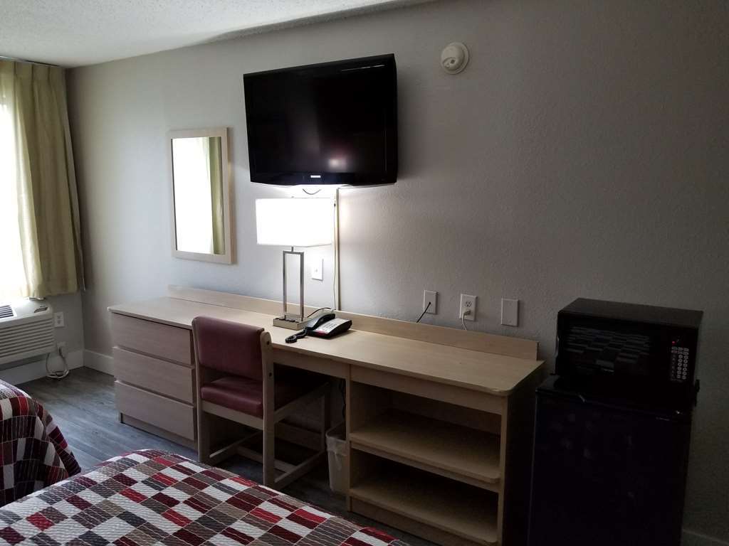 Red Roof Inn Raleigh North-Crabtree Mall-Lenovo Center Habitación foto